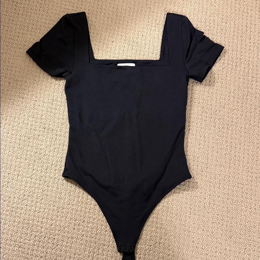 Aritzia Babaton Contour Bodysuit